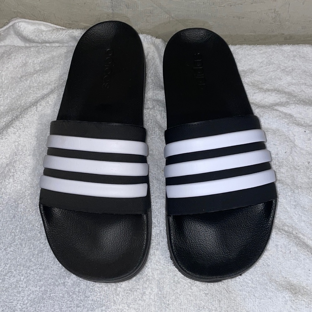 Adidas men’s size 12 slides- never worn